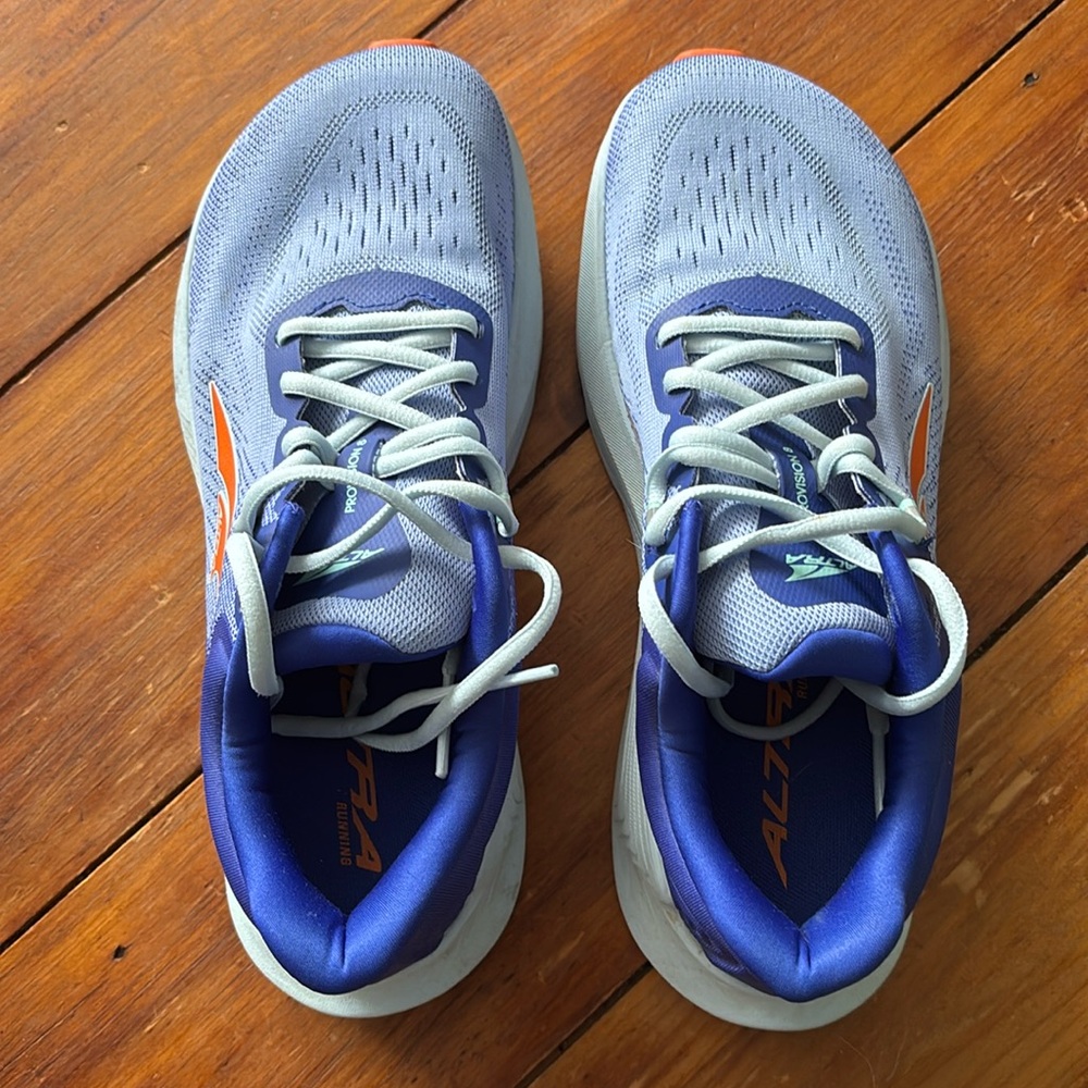 Women’s Altra Provision 8